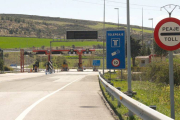 La circulación por la AP-1 no será obligatoria, al menos de momento, para los vehículos pesados.-