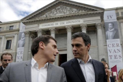 Albert Rivera y Pedro Sánchez, el pasado 21 de abril.-JOSÉ LUIS ROCA