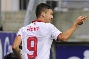 Vietto celebra su gol con el Sevilla en Eibar.-AFP / ANDER GILLENEA