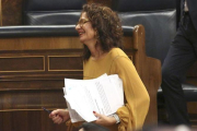 La ministra de Hacienda, María Jesús Montero, en el Congreso de los Diputados.-DAVID CASTRO