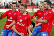 Javilillo celebra uno de los goles que logró el pasado curso con La Roda.-