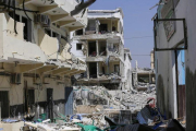 La calle donde explotó un camión bomba en Mogadisco, Somalia.-EFE