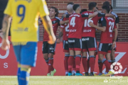 Los jugadores del Mirandés celebran un gol. LALIGA