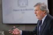 El portavoz del Gobierno y ministro de Educación Cultura y Deporte Íñigo Méndez de Vigo durante la rueda de prensa.-ANGEL DIAZ (EFE)