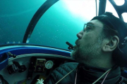El actor Javier Bardem ha descendido al fondo del oceáno Antártico en un submarino de Greenpeace para pedir la creación de un santuario.-EL PERIÓDICO (GREENPEACE)