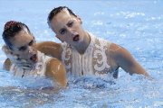 Ona Carbonell (izquierda) y Paula Ramírez, durante la final del ejercicio libre.-MARK BAKER (AP)