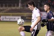 Montero controla el balón en el choque ante el Boiro.-SANTI OTERO