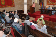 Medio centenar de personas participaron ayer en la asamblea de Imagina Burgos.-ISRAEL L. MURILLO