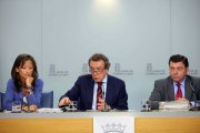 (I a D) La viceconsejera de Ordenación del Territorio y Relaciones Institucionales; María de Diego; el consejero de la Presidencia, José Antonio de Santiago-Juárez y el director general de Ordenación, José Miguel Gago, comparecen en rueda de prensa para i-Ical
