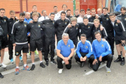 La expedición del Burgos CF antes de partir hacia tierras gallegas.-ISRAEL L. MURILLO