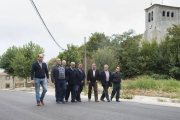 Rico (en el centro) tuvo ocasión de conocer ayer los trabajos de mejora de la carretera en la zona de Ubierna-ECB
