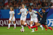 Patricia Guijarro conduce el balón en la semifinal del Mundial ante Francia-STEVE BARDENS-FIFA