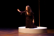 Cristina Izquierdo (Brama Teatro), en plena representación de ‘La violación de Lucrecia’. BRAMA TEATRO