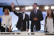 Mariano Rajoy, con María Dolores de Cospedal, Xavier García Albiol y Andrea Levy, en la junta directiva del PPC, este viernes.-JULIO CARBÓ