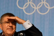 Thomas Bach, presidente del COI, en su comparecencia de este domingo en Río.-AFP / ROBERTO SCHMIDT