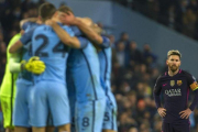 Los jugadores del City celebran un gol ante un triste Messi.-EFE / PETER POWELL