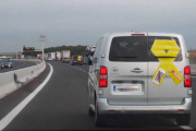 Partidarios de la Independencia se deplazan por carretera hasta Bruselas, para acudir a la manifestación.-JUDITH FIGUERAS