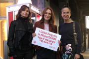 Julianne Moore junto a Cynthia Rowley y Gina Gershon apoyando la iniciativa-INSTAGRAM