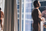 Jorge Javier Vázquez agita las redes con su desnudo en la habitación de su hotel en Nueva York.-INSTAGRAM
