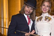Peter Sagan acudió con su esposa vestido un tanto peculiar a la gala de la UCI-EFE / CLAUDIO PERI