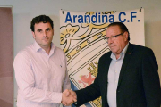 Diego Rojas posa junto a Pedro García tras la presentación oficial.-ALBERTO CALVO