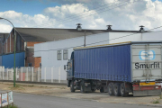 Imagen de un camión aparcado en el polígono de Burgos Este.-ISRAEL L. MURILLO