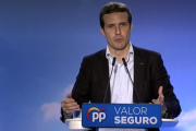 Un momento de la intervención de Pablo Casado, pesidente del PP, en un acto electoral celebrado en Córdoba este domingo.-EL PERIÓDICO