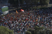 Cientos de personas, el pasado día 27 de junio, en plaza Cataluña, frente a la pantalla gigante para ver el partido de la Eurocopa.-EFE / ALEJANDRO GARCÍA