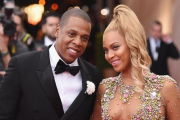 Una foto de archivo de beyoncé y su marido, Jay Z. En la derecha, la diseñadora Rachel Roy.-AP / MIKE COPPOLA