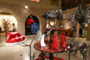 Exposición sobre 'La Divina Comedia en el Arte' en la sala de exposiciones del Arco de Santa María. TOMÁS ALONSO