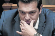 El primer ministro griego, Alexis Tsipras, durante su intervención en el Parlamento, este viernes.-Foto: REUTERS / ALKIS KONSTANTINIDIS