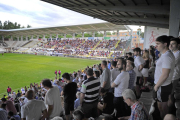Imagen de la Tribuna y del Fondo Sur antes del partido de presentación ante elCastilla.-ISRAEL L. MURILLO