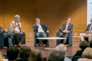 Mesa redonda ‘Turismo y acción’, a la que acudió el director general de Turismo, Javier Ramírez (tercero por la derecha), celebrada ayer dentro de FesTVal.-ECB