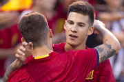 Santi Mina celebra un gol marcado con España.-DOMENECH CASTELLO