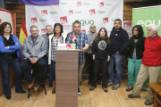 Foto de familia de los candidatos a las Cortes de 'IU-Equo, convergencia por Castilla y León'.-RAÚL G. OCHOA