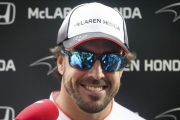 Fernando Alonso, sonriente en la previa del Gran Premio.-EFE / DIEGO AZUBEL