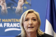 Marine Le Pen, en una conferencia de prensa en Nanterre.-KAMIL ZIHNIOGLU