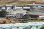 Fábricas en el polígono industrial de Villalonquéjar.-ISRAEL L. MURILLO