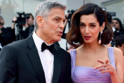 George Clooney y su mujer, Amal Alamuddin, a su llegada al Festival de Venecia, el pasado 2 de septiembre-ETTORE FERRARI