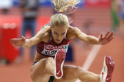 Darya Klishina, con los colores rusos en el pelo.-AP / MARKO DROBNJAKOVIC