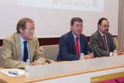 De izquierda a derecha, el secretario general de EOI, José Ramón Álvarez, junto a César Rico y Ángel Guerra-ECB