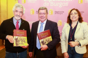 Félix Palomero, César Rico y Raquel Contreras presentan el segundo tomo de 'El Arte Románico Burgalés'. TOMÁS ALONSO