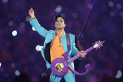 Prince, durante su actuación en la Super Bowl del 2007.-CHRIS O'MEARA / AP