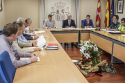 El Subdelegado de Gobierno presidió la Comisión de Tráfico de la operación especial de retorno de vacaciones.-SANTI OTERO