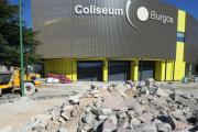 Un momento de las obras de rehabilitación del entorno del Coliseum.-ISRAEL L. MURILLO