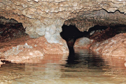 Interior de la cueva Román.-ECB