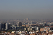 Madrid, en una mañana con los niveles de contaminación elevados-JOSE LUIS ROCA