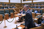 Iñigo Urkullu, durante el pleno de investidura en el Parlamento Vasco.-EFE / ADRIÁN RUIZ DE HIERRO