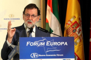 Mariano Rajoy, durante la presentación de una conferencia del dirigente del PP vasco Alfonso Alonso, este lunes en Madrid.-JUAN MANUEL PRATS