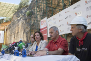 María Josefa García Cirac flanqueada por los codirectores Eudald Carbonell, José María Bermúdez de Castro y Juan Luis Arsuaga.-ICAL